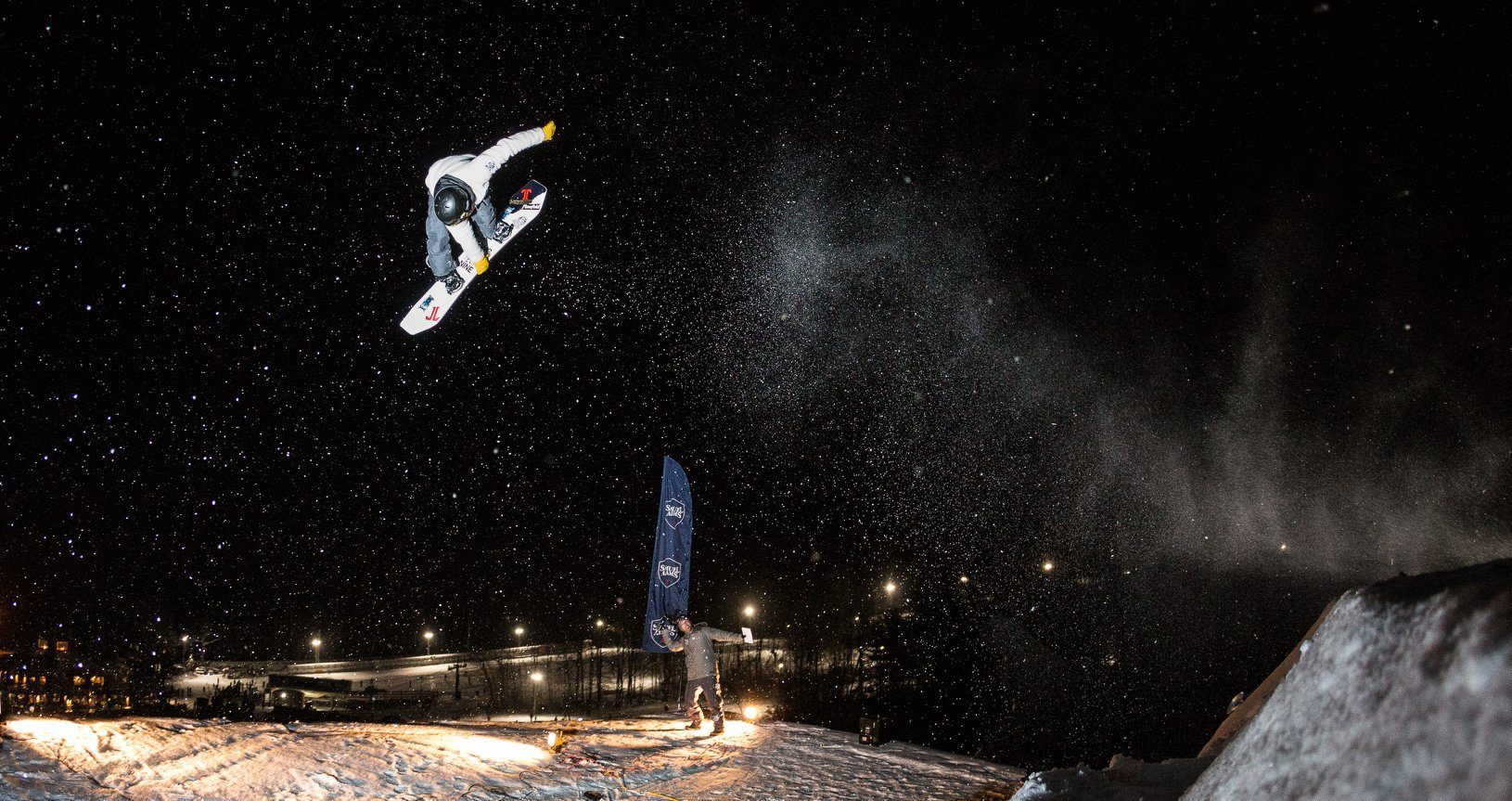 Nightsnowboardair